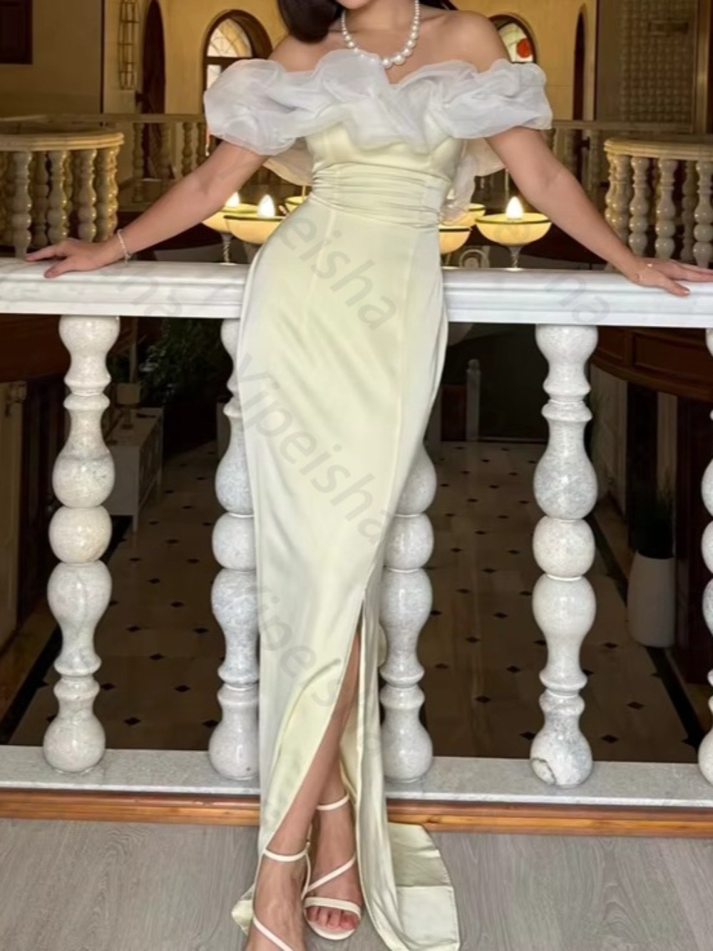 Maßgeschneiderte gelbe Satin-A – Embroidery Yellow Dress Bewertung und Preis