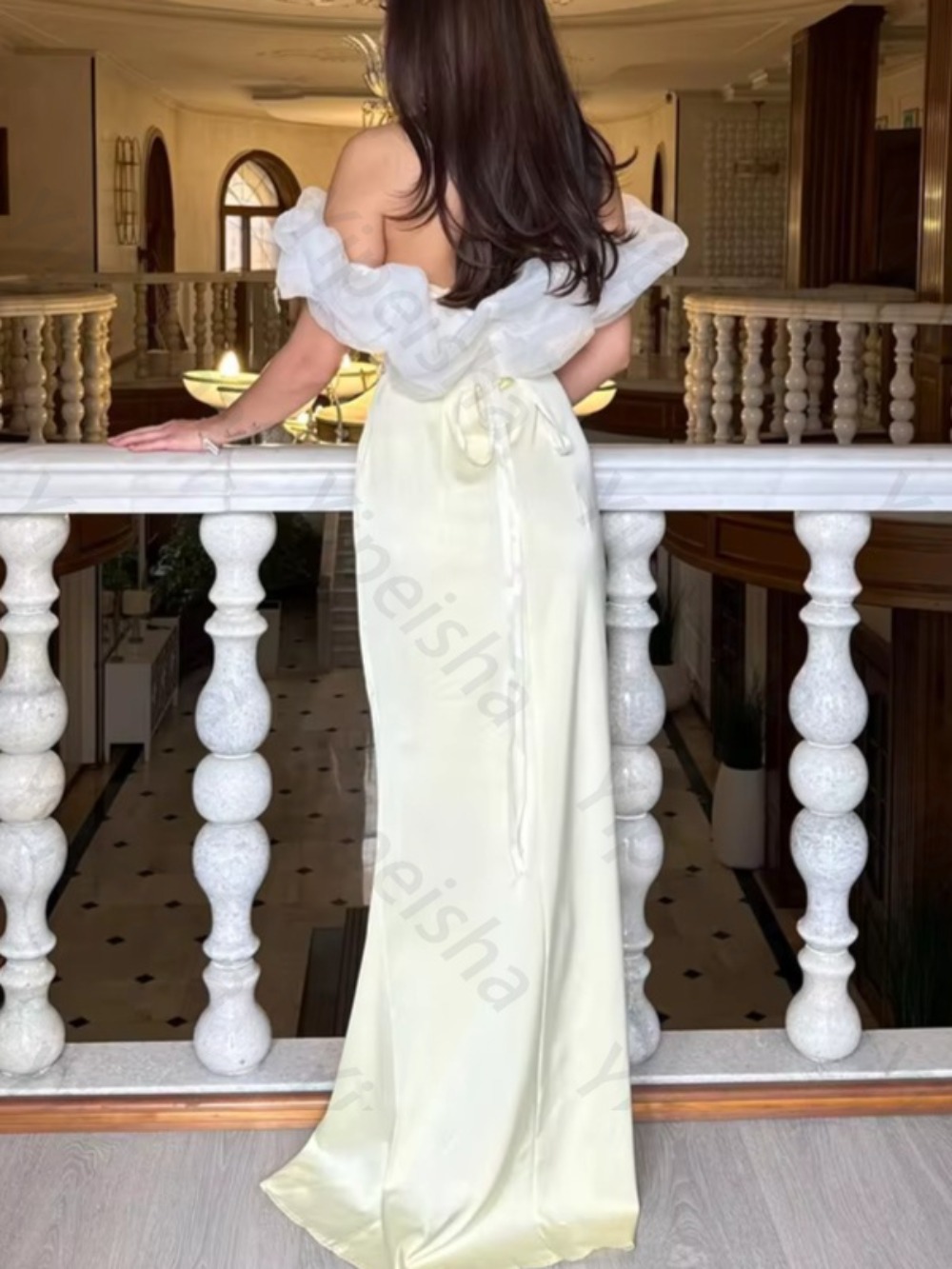 Maßgeschneiderte gelbe Satin-A – Embroidery Yellow Dress Bewertung und Preis